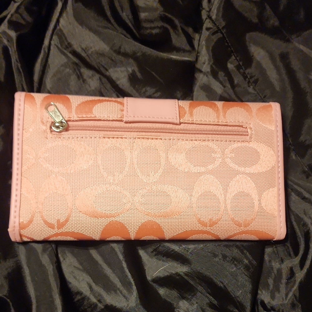 Pink Wallet - Picture 2 of 3